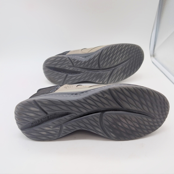 Skechers Slip Ins Sz 12 Light Grey Suede Sneakers with Black Sole - Picture 7 of 10